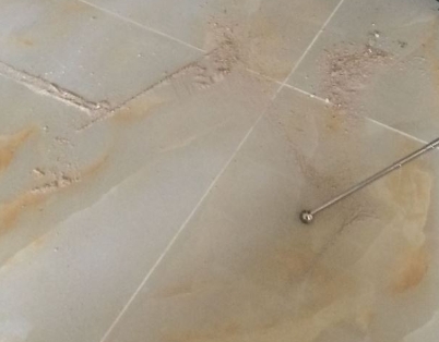 扎囊瓷砖空鼓维修公司分享粘合剂选择不当在瓷砖铺贴过程中可能导致以下问题